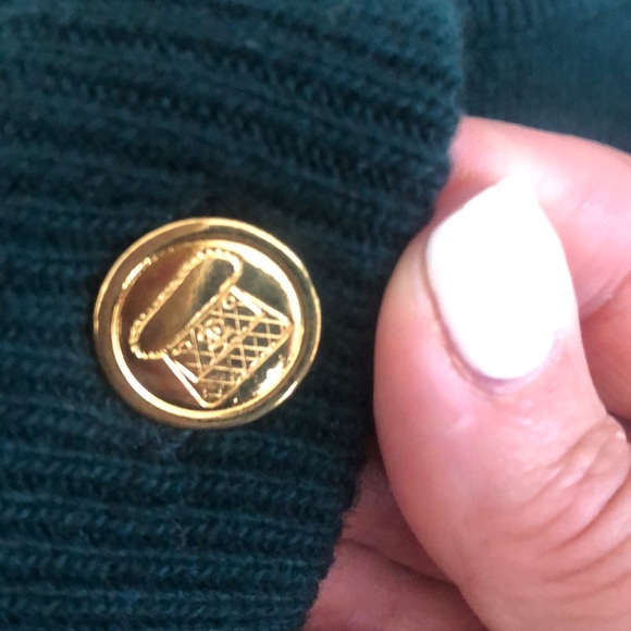 CHANEL Cashmere - Picture 13 of 15